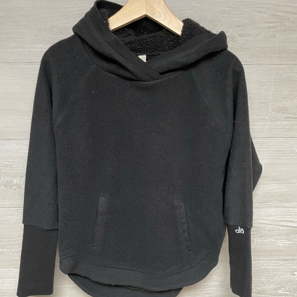 | ALO Yoga | fleece hoodie. Size S.